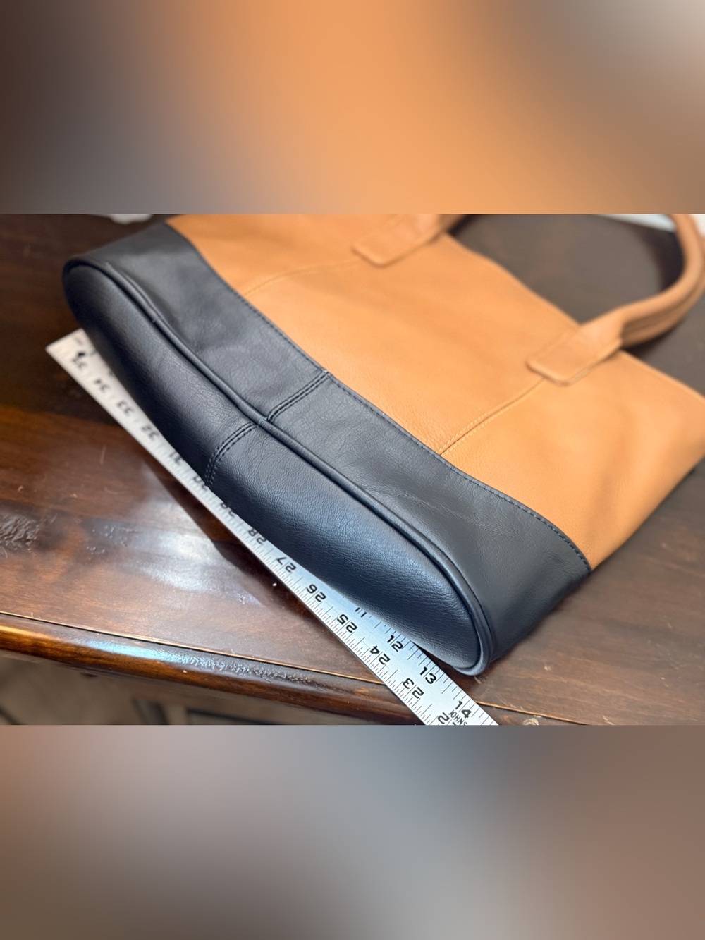 AmeriLeather two tone
Caramel & black buttery leather
tote 15.50 x 10.5 NWT - Picture 13 of 14